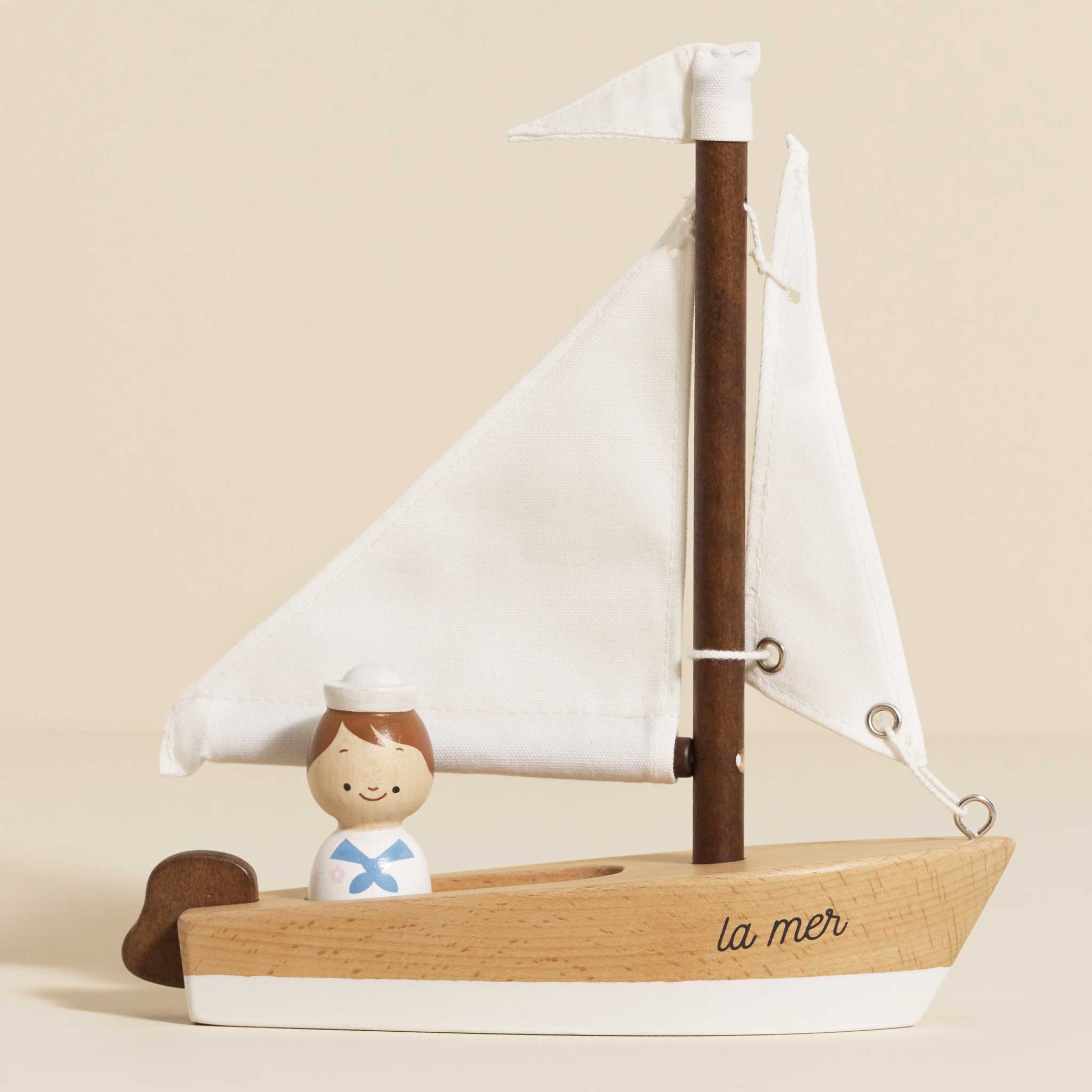 Le Toy Van Brinquedos em Madeira Barco à vela em madeira e Capitão