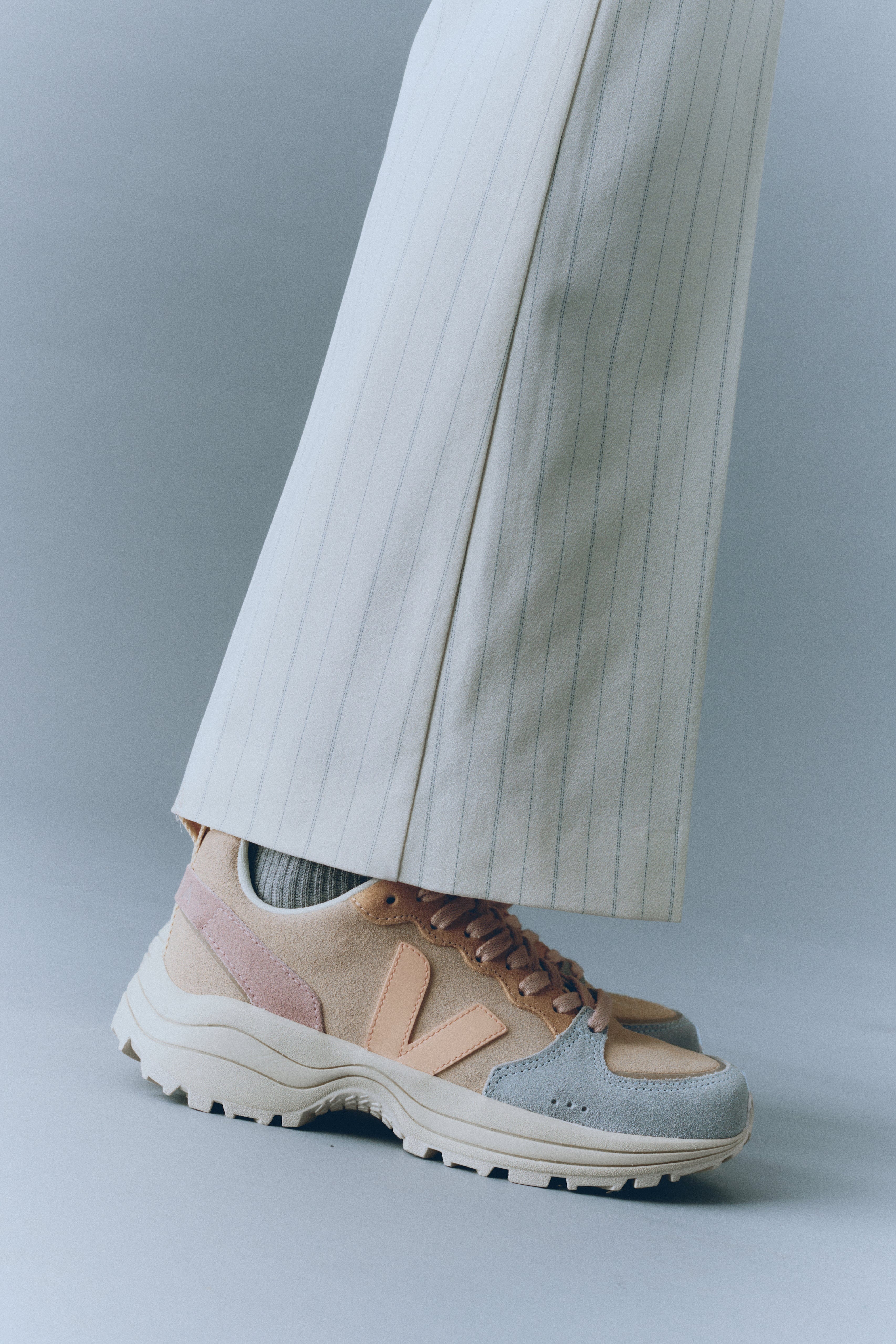 Veja Sapatilhas Venturi Suede Almond Peach